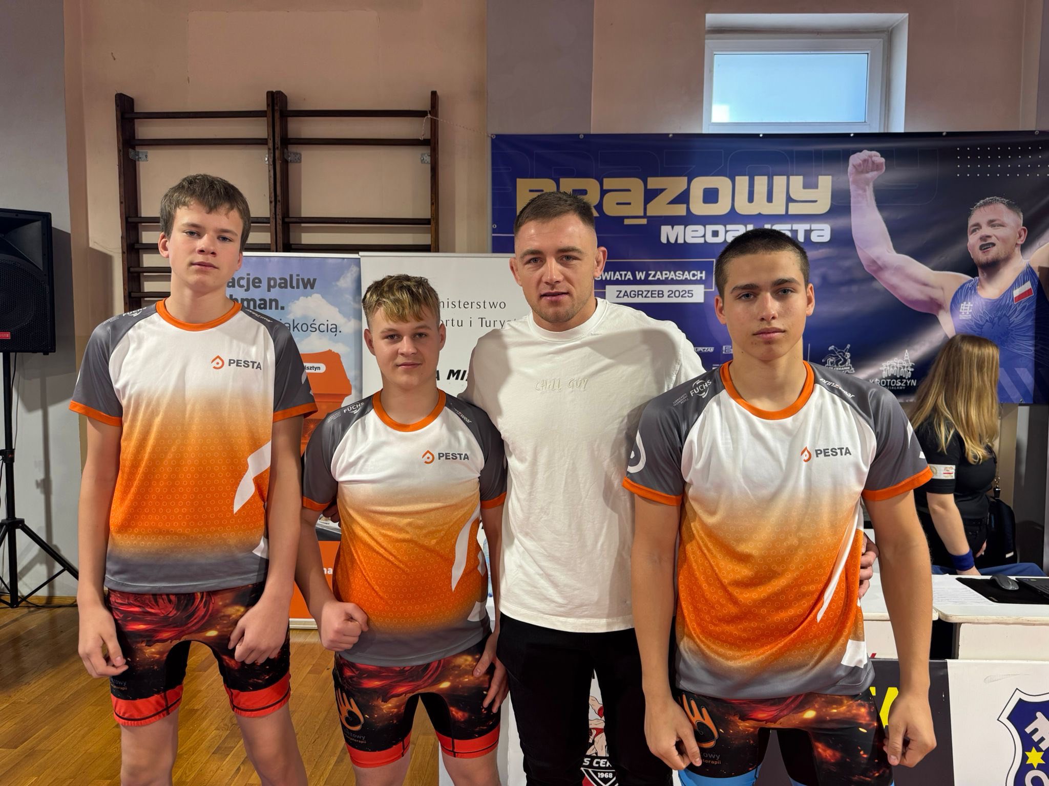 Wychowankowie MOS Stargard podczas Międzywojewódzkich Mistrzostw Młodzików w zapasach w stylu wolnym w Krotoszynie. (3)